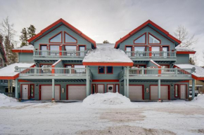 Pinecreek #F - 3 BR - Close to Town - Shuttle to Slopes - Pool and Hot Tub Access Breckenridge